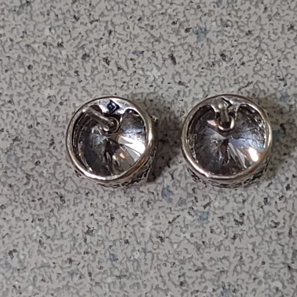 Firm Final price!*Large cubic ear studs - Picture 5 of 7